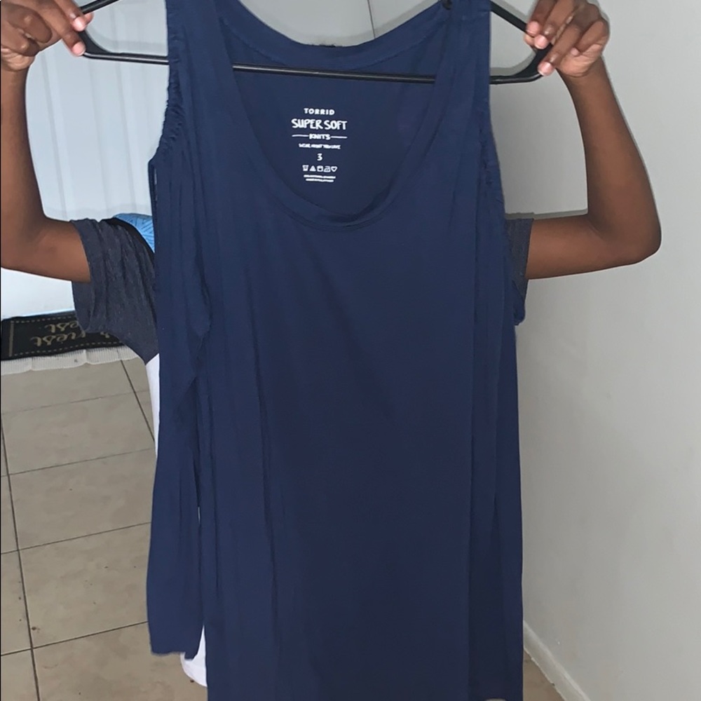 Navy blue top/can be negotiated